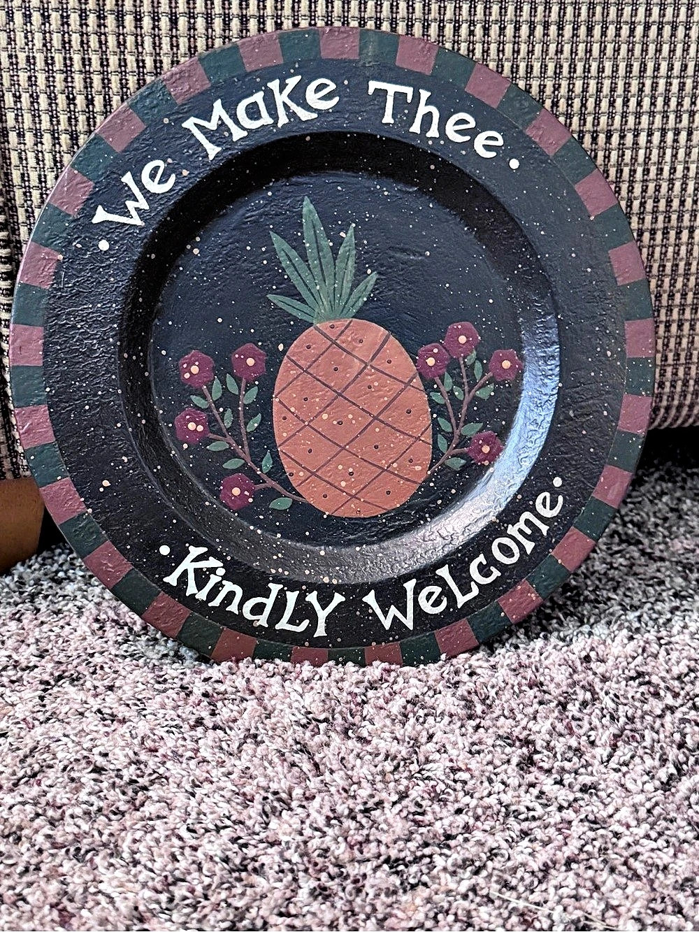 David’s Original Primitive Hand-Painted wooden Pineapple Decorative Plate